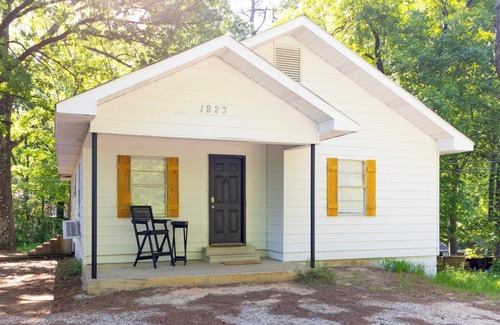 Benton Apartment | Quiet 1-bedroom corporate apartment in central Benton with AC, WiFi