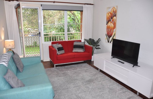 Wollongong CBD Apartment | Quiet 2BR Wollongong Apartment- Walk to Beach&Mall