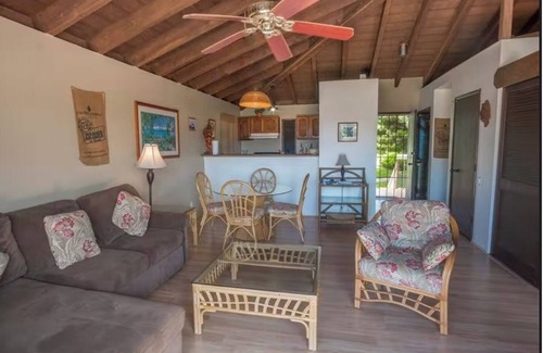 Maunaloa Condo | Quiet 2nd floor condo at Ke Nai Kai with available SUV