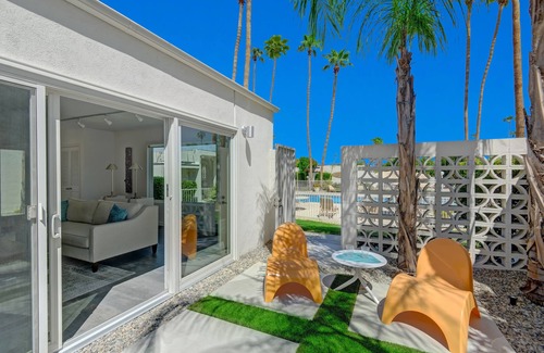 Araby Commons Condo | Quiet 3 bedroom 2 bath Sherwin Barton design Condo in Gardens Villas East - Gard