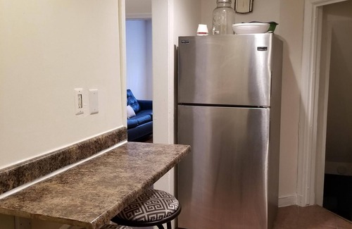 Southeast House | Quiet 3 Story House.20 Min Drive to Everything