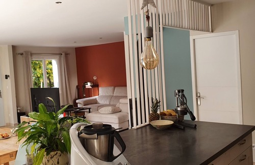 Piolenc Villa | Quiet, air-conditioned Provencal house.
