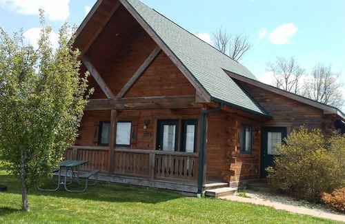 Warrens Cabin | Quiet And Beautiful!