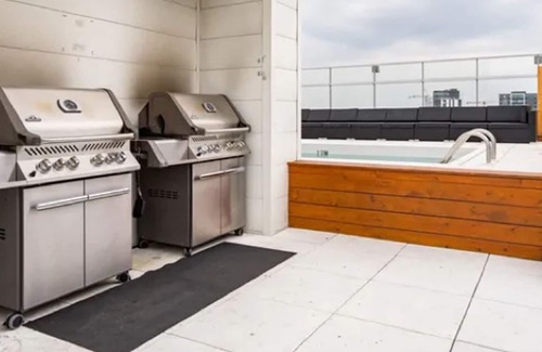 Ville-Marie Condo | Quiet and calm space to stay luxury Studio In Old Port Of Montreal