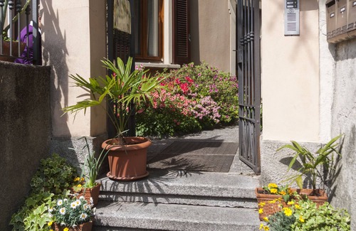 Como Apartment | QUIET AND CHARMING FLAT IN VILLA WITH GARDEN