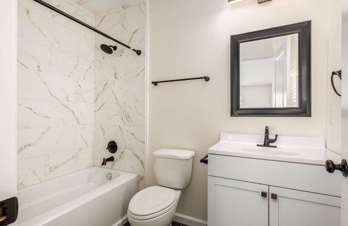 West Columbus House | Quiet and close to everything
