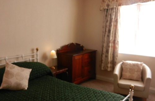 Hook House | Quiet and comfortable rooms between Swindon and Royal Wootton Bassett.