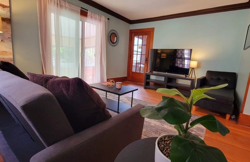 Rochester Apartment | Quiet and cozy 2 bedroom upper apartment