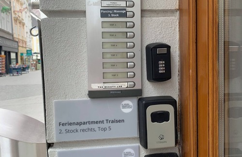 Sankt Polten Apartment | Quiet and cozy apartment "Aelium Cetium" in the center of St. Pölten