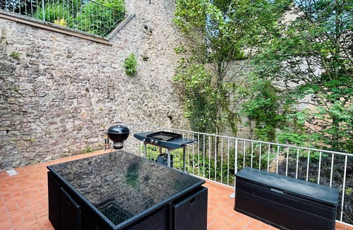 Menotey Apartment | Quiet and warm gîte, ideal for families or 2 couples, with patio and BBQ