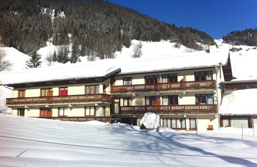 Beaufort Apartment | Quiet apartment for 4, at the foot of the slopes with parking