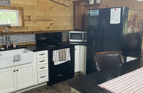 Genoa Cabin | Quiet cabin in the hills close to the trails and other outdoor activities.
