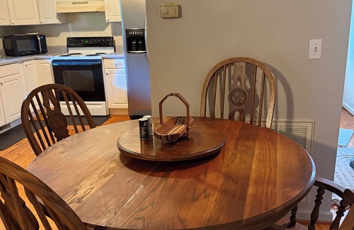Jewell Cabin | Quiet cabin with 3 fishing ponds on lots of acres. Come enjoy the country life