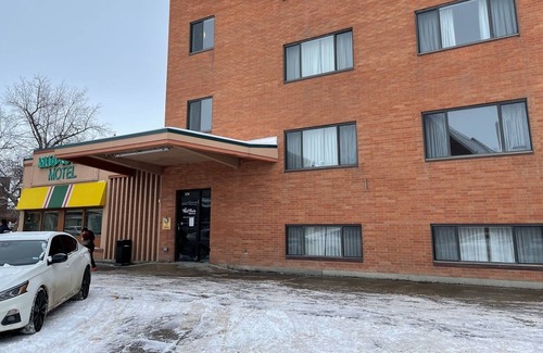 Great Falls Hotel | Quiet centrally located hotel in historic part of town. Dogs welcome