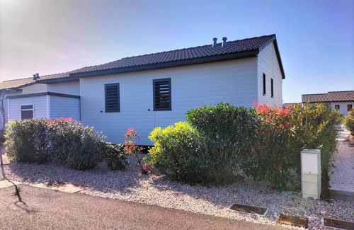 Pomerols Ski Chalet | Quiet chalet in a residential leisure park near Marseillan
