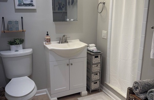 Savannah Cottage | Quiet, charming cottage central to all things Savannah