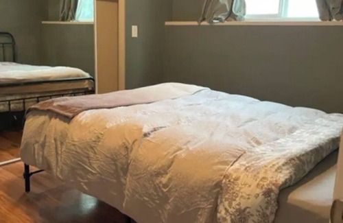 Okanagan-Similkameen Apartment | Quiet, cozy, clean, private, separate entrance 1 bedroom basement suite.