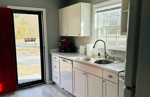 Smithfield House | Quiet cozy duplex oasis