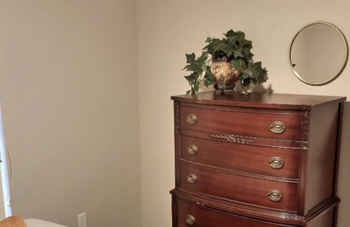 Clermont House | Quiet & Cozy Townhome Minutes From Downtown