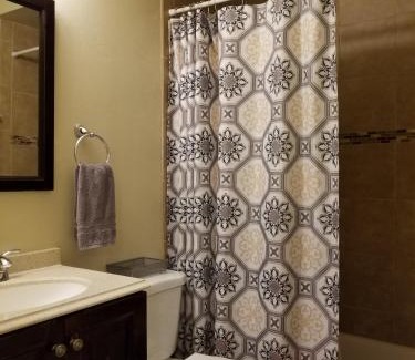 Poets Square House | Quiet Desert Oasis off Swan Rd