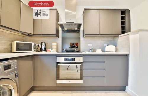 Staple Hill Apartment | Quiet Eco Home - Parking - Wi-Fi - 3BR, Sleeps 8