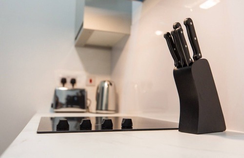 Woodhouse Apartment | Quiet elegance in North London