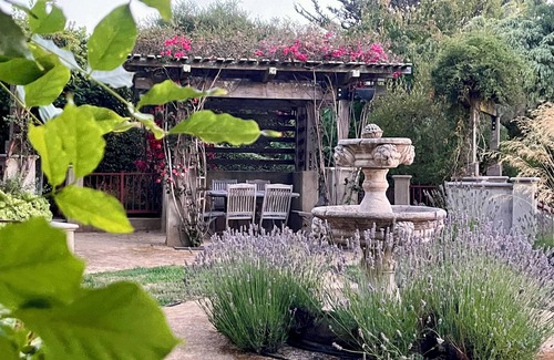 Upper Rockridge Apartment | Quiet, Elegant Apartment With Beautiful Views & Terraced Gardens