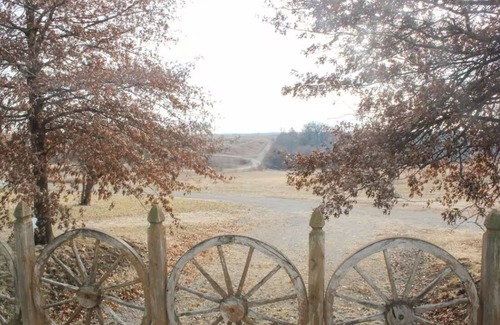 Columbia House | Quiet Escape Near Rathbun Lake & Public Hunting Grounds