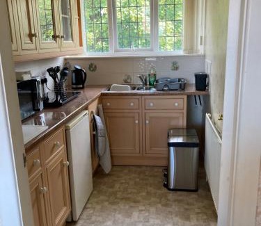 Thornton-Cleveleys Apartment | Quiet flat with parking