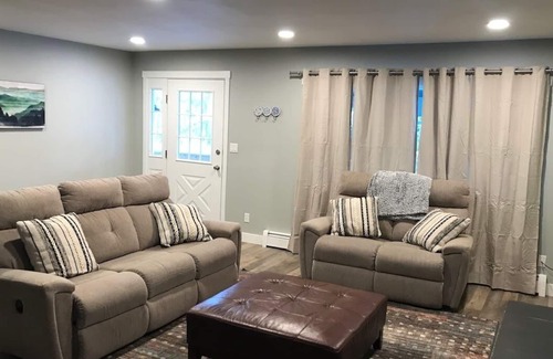 Northeast Anchorage House | Quiet Gem, right on a creek. Newley Renovated.