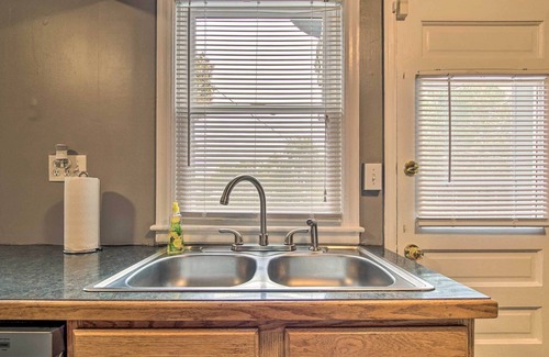 North Kansas City House | Quiet Kansas City Home ~6 Miles to Downtown!