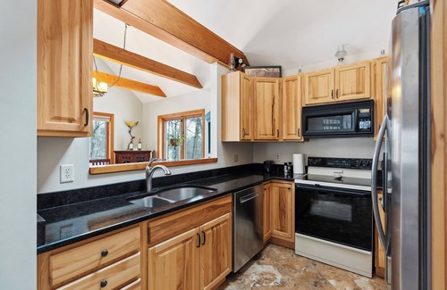 West Poland House | Quiet Lake Retreat In Otisfield