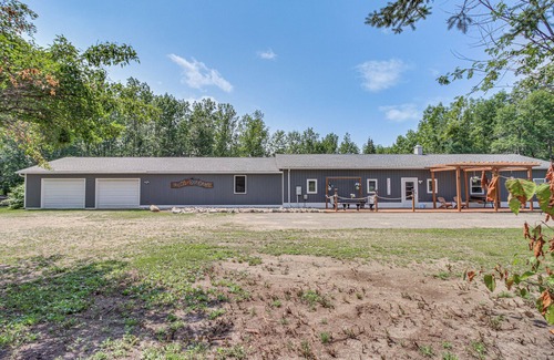 Grand Rapids Cabin | Quiet Lakefront Grand Rapids Cabin on 5 Acres