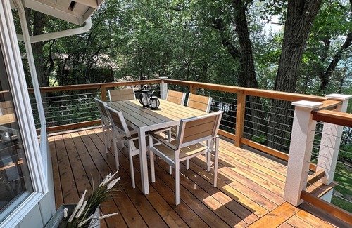 Markesan House | Quiet Lakefront Home on Green Lake– Amazing Sunsets, Lots of Privacy.