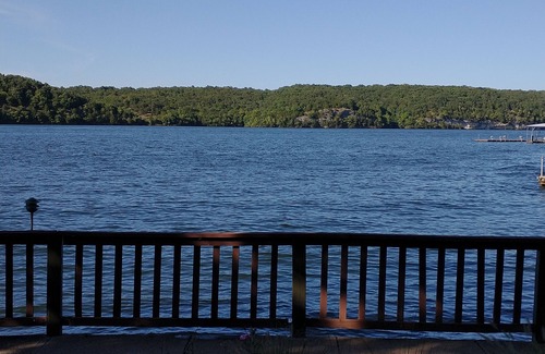Osage Beach Condo | QUIET LAKEFRONT RESORT SUPER CLEAN CONDO 1 MILE FROM MARGARITAVILLE.