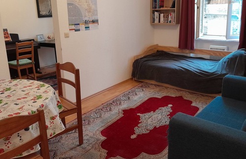 Wiesbaden Apartment | Quiet little rear building ground floor apartment
