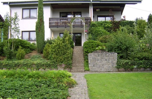 Bergweiler Apartment | Quiet, located on the edge of the city & forest 4 star vacation apartment