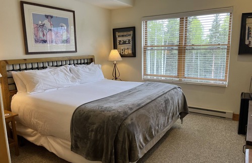Mountain Village Hotel | Quiet Lock-Off Hotel Room With King Bed, Great Amenities