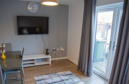 Redcar House | Quiet Lovely 2-bed house with garden and parking Redcar