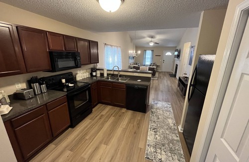 State Park Condo | Quiet neighborhood, 10 min for downtown, 5 mins to Fort Jackson