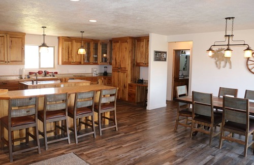 Moab South Valley House | Quiet neighborhood home with mountain and red rock views