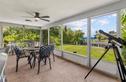 Punta Gorda House | ☼ Quiet Neighborhood on a Canal with Boat Dock, Sea Wall and Lanai! ☼