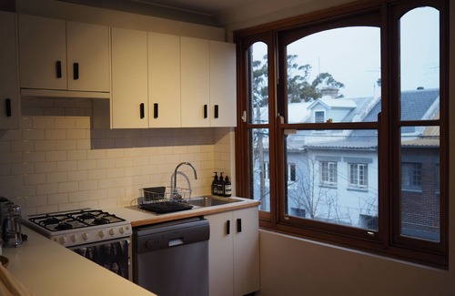 Rushcutters Bay Apartment | Quiet Oasis in Darlinghurst - 2 bed 2 bath character flat on quiet leafy street