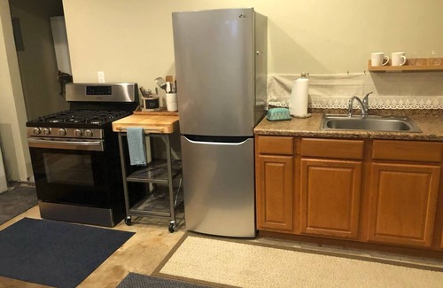 South Redondo House | Quiet , Private, Clean, & Comfortable Guest Housenn