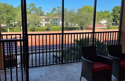 Cypress Lake Condo | Quiet & relaxing like new condo close to Sanibel 10min and Ft Myers Beach 15min
