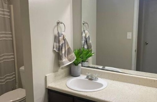 Stockbridge Apartment | Quiet Retreat 1Bd 2 Bath