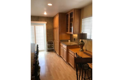 Hermosa Beach House | Quiet So Cal Beach Property, Close to Everything