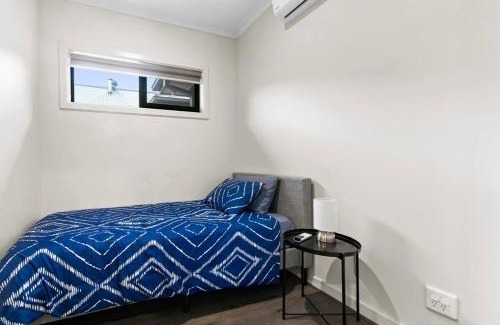 Mambourin House | Quiet & Spacious Holiday Home in Werribee