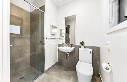 Mambourin House | Quiet & Spacious Holiday Home in Werribee