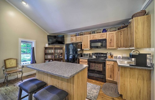 West Jefferson Apartment | Quiet Studio Escape ~ 2 Mi to Blue Ridge Parkway!